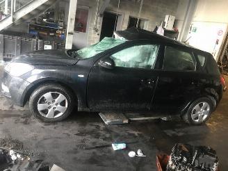 Kia Cee d DIESEL/1500CC/6VIT picture 2