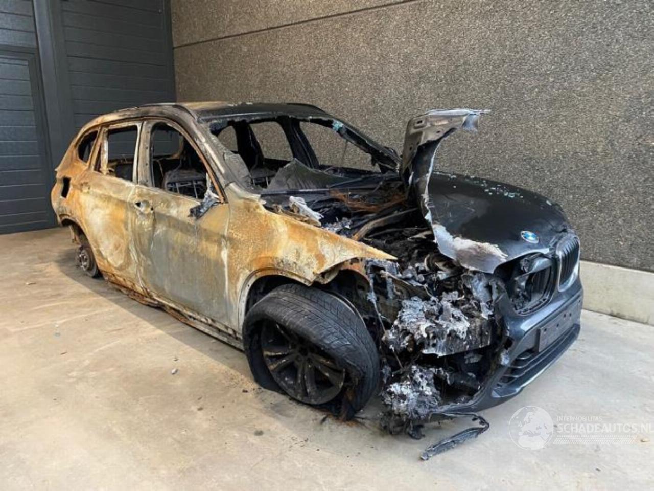 BMW X1 X1 (F48) SUV sDrive 20i 2.0 16V Twin Power Turbo SUV  Benzine 1.998cc 141kW (192pk) FWD