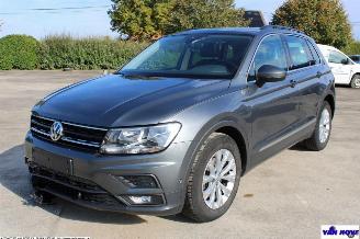 Vaurioauto  passenger cars Volkswagen Tiguan COMFORTLINE 2019/3