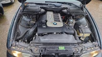 BMW 5-serie E39 2003 525D M57D25 autom groen 430 onderdelen picture 15