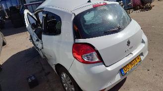Renault Clio 2010 1.2 TCE D4F Wit OV369 onderdelen picture 2
