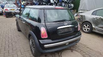 Mini One 2003 1.6 16v W10B16A Zwart 668 onderdelen picture 3
