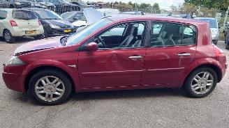Renault Mégane 2008 1.6 16v K4M rood TENNJ onderdelen picture 2