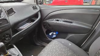 Opel Combo 2012 1.3 CDTI A13FD Wit 249 onderdelen picture 22