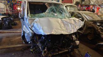 Volkswagen Transporter T5 2005 1.9 TDI AXB GTV Zilver LA7W onderdelen picture 9