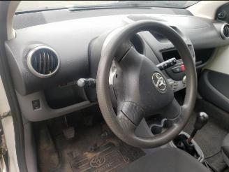 Toyota Aygo Aygo (B10) Hatchback 1.0 12V VVT-i (1KR-FE(Euro 4)) [50kW]  (07-2005/0=
6-2014) picture 10