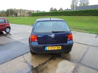 Volkswagen Golf Golf IV (1J1) Hatchback 1.6 16V (AZD) [77kW]  (02-2000/06-2005) picture 3