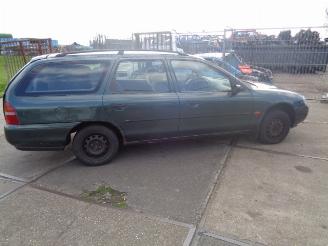 Ford Mondeo Mondeo II Wagon Combi 1.8 TD CLX (RFN) [66kW]  (08-1996/09-2000) picture 4
