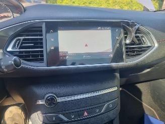 Peugeot 308 Puretech 130 GT Line Pano picture 17