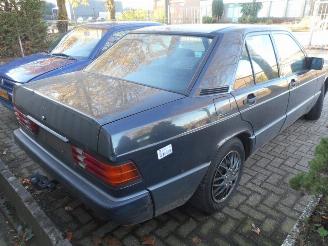 Mercedes 190-serie 190 e picture 3