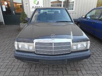 Mercedes 190-serie 190 e picture 2