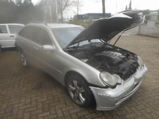 uszkodzony samochody osobowe Mercedes C-klasse c270 cdi 2003/1