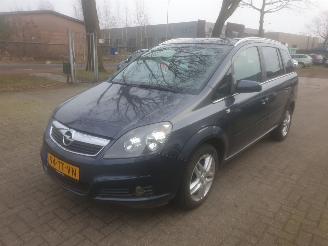 damaged passenger cars Opel Zafira  2007/1
