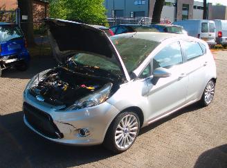 Voiture accidenté Ford Fiesta 1.6 tdci econetic 2009/5