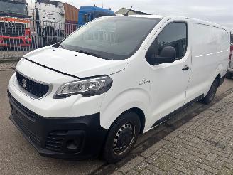 krockskadad bil auto Peugeot Expert  2017/4