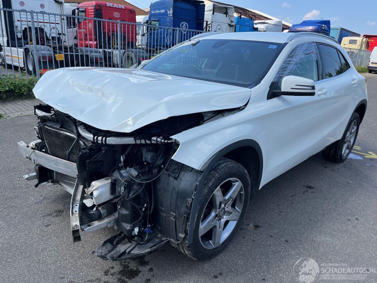 Mercedes GLA 