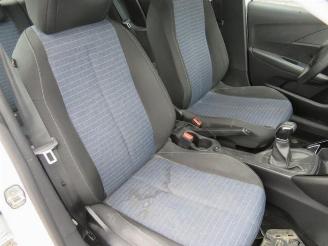 Peugeot 208 208 II (UB/UH/UP), Hatchback 5-drs, 2019 1.2 Vti 12V PureTech 75 picture 13