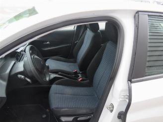 Peugeot 208 208 II (UB/UH/UP), Hatchback 5-drs, 2019 1.2 Vti 12V PureTech 75 picture 15