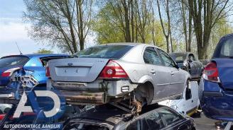 Vrakbiler auto Ford Mondeo Mondeo III, Hatchback, 2000 / 2007 1.8 16V 2006
