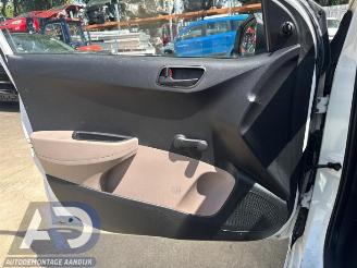 Hyundai I-10 i10 (B5), Hatchback, 2013 / 2019 1.0 12V picture 16