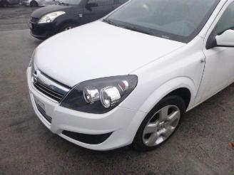 Opel Astra 1.6 I picture 11