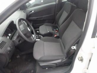 Opel Astra 1.6 I picture 14