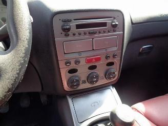 Alfa Romeo GT 1.9 JTD 16V 937A5000 picture 16