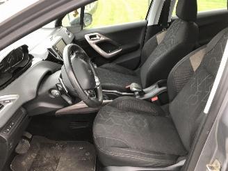 Peugeot 2008 1.2 HMZ AUTOMATIQUE picture 6