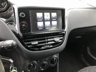 Peugeot 2008 1.2 HMZ AUTOMATIQUE picture 18