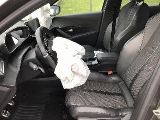 Peugeot 208 1.5 HDI YH01 picture 8
