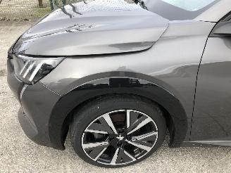 Peugeot 208 1.5 HDI YH01 picture 13