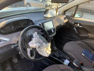 Peugeot 2008 1.2   ACTIVE picture 11