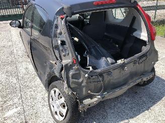 Peugeot 107 1.0 picture 7