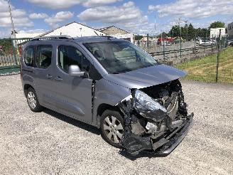 Coche accidentado Opel Combo 1.2 TURBO 2018/11