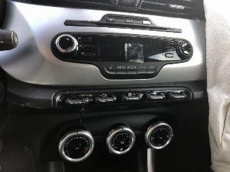 Alfa Romeo Giulietta 1.6 multijet picture 15