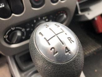 Dacia Duster 1.6 I picture 15