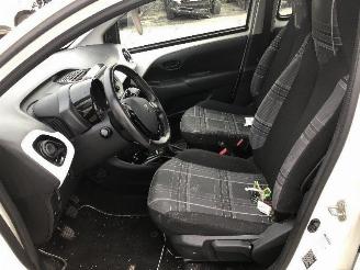 Peugeot 108 1.2  VTI picture 6