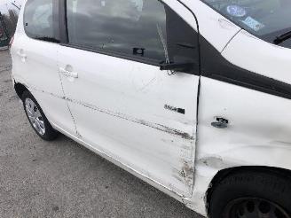 Peugeot 108 1.2  VTI picture 13
