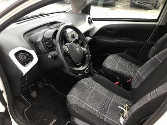 Peugeot 108 1.2  VTI picture 5