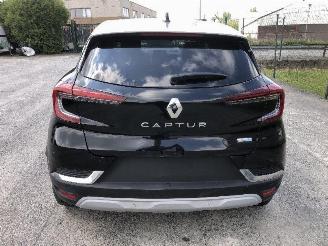 Renault Captur E-TECH HYBRID picture 14