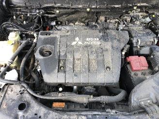 Mitsubishi Outlander 2.3  did 4WD picture 11