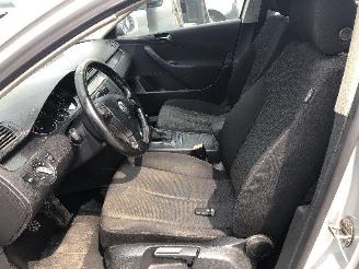 Volkswagen Passat 1.6 FSI  BLF picture 13