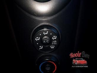 Toyota iQ iQ, Hatchback 3-drs, 2009 / 2015 1.0 12V VVT-i picture 8