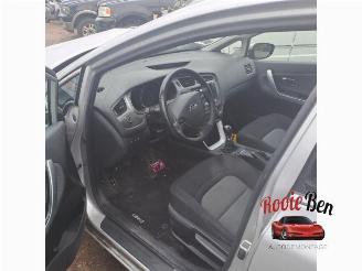 Kia Cee d Cee'd (JDB5), Hatchback 5-drs, 2012 / 2018 1.6 GDI 16V picture 9