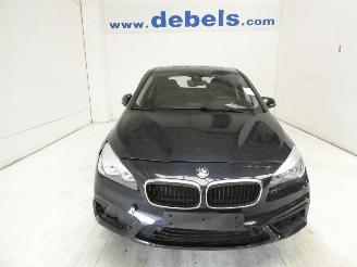 krockskadad bil auto BMW 2-serie 1.5D 216D 2017/5