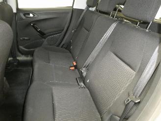 Peugeot 208 SIGNATURE picture 18