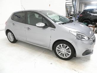 Peugeot 208 SIGNATURE picture 12