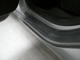 Peugeot 208 SIGNATURE picture 8