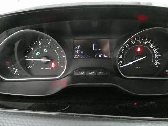 Peugeot 208 SIGNATURE picture 15