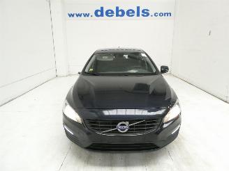 Damaged car Volvo V-60 2.0 D2 KINETIC 2017/11